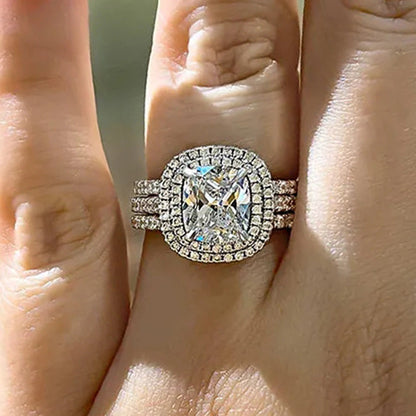 Klassinen Korusetti ajattomalla viehätyksellä