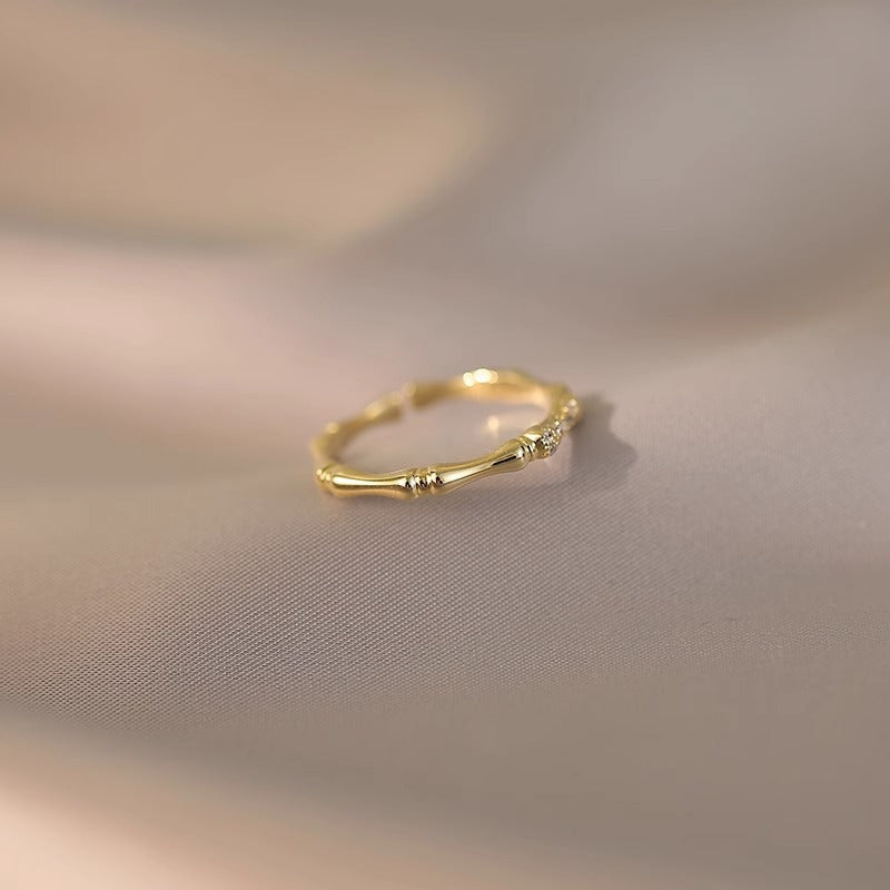 Kaunis Sormus ainutlaatuisella tyylillä