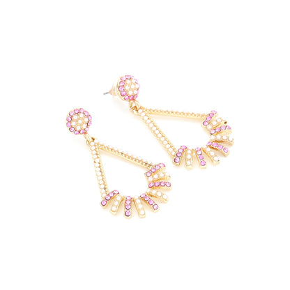 Klassinen Helmi Korvarengas ajattomalla viehätyksellä