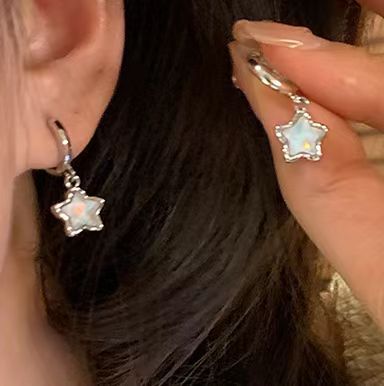 Elegantti Korvarengas jokaiseen tilaisuuteen