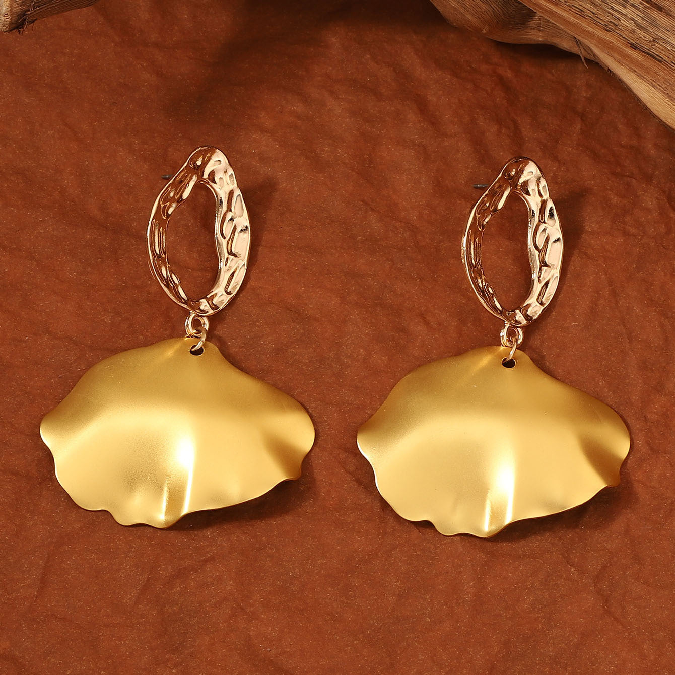 Elegantti Korvarengas jokaiseen tilaisuuteen