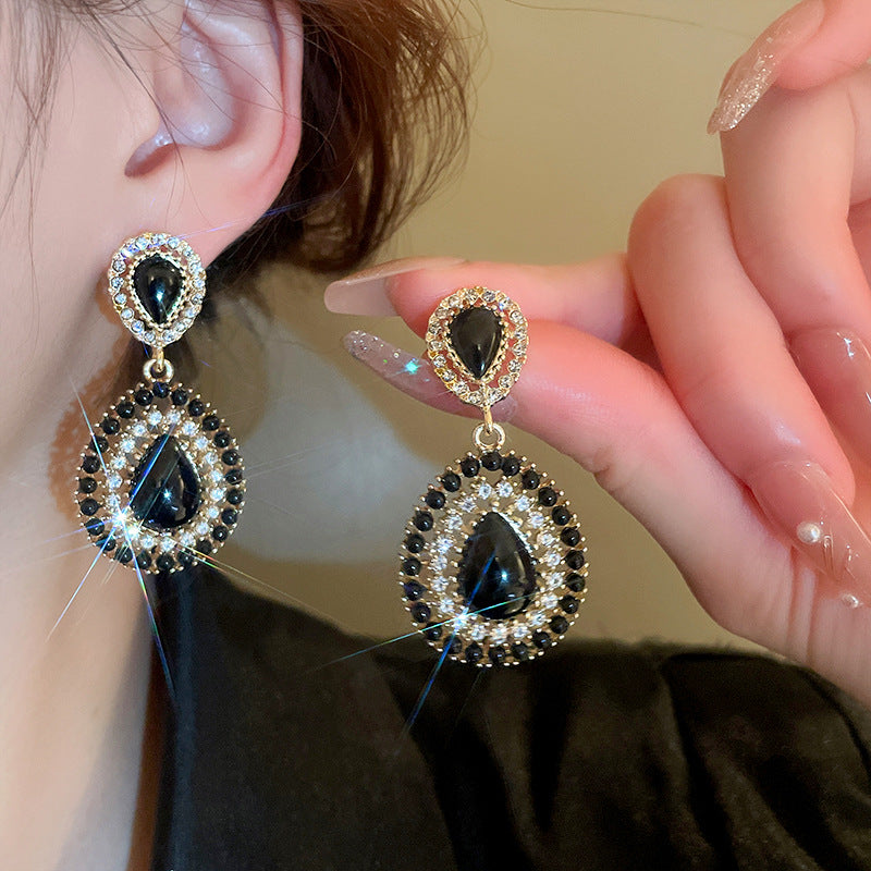 Hurmaava Korvarengas jokaiseen tilaisuuteen