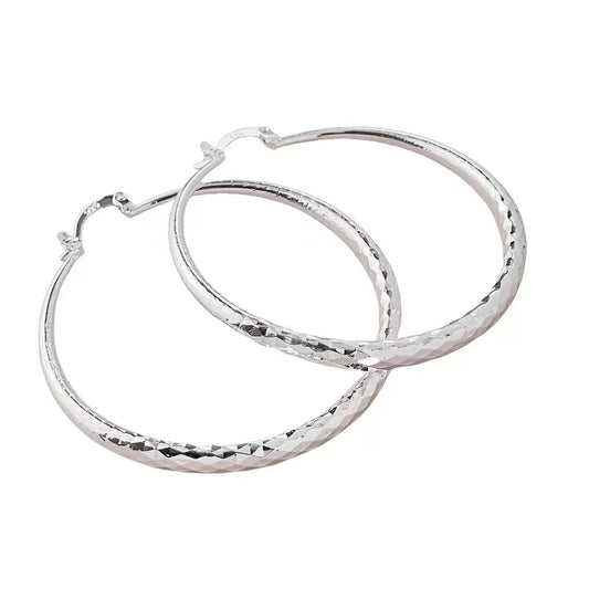 Klassinen Korvarengas ajattomalla viehätyksellä