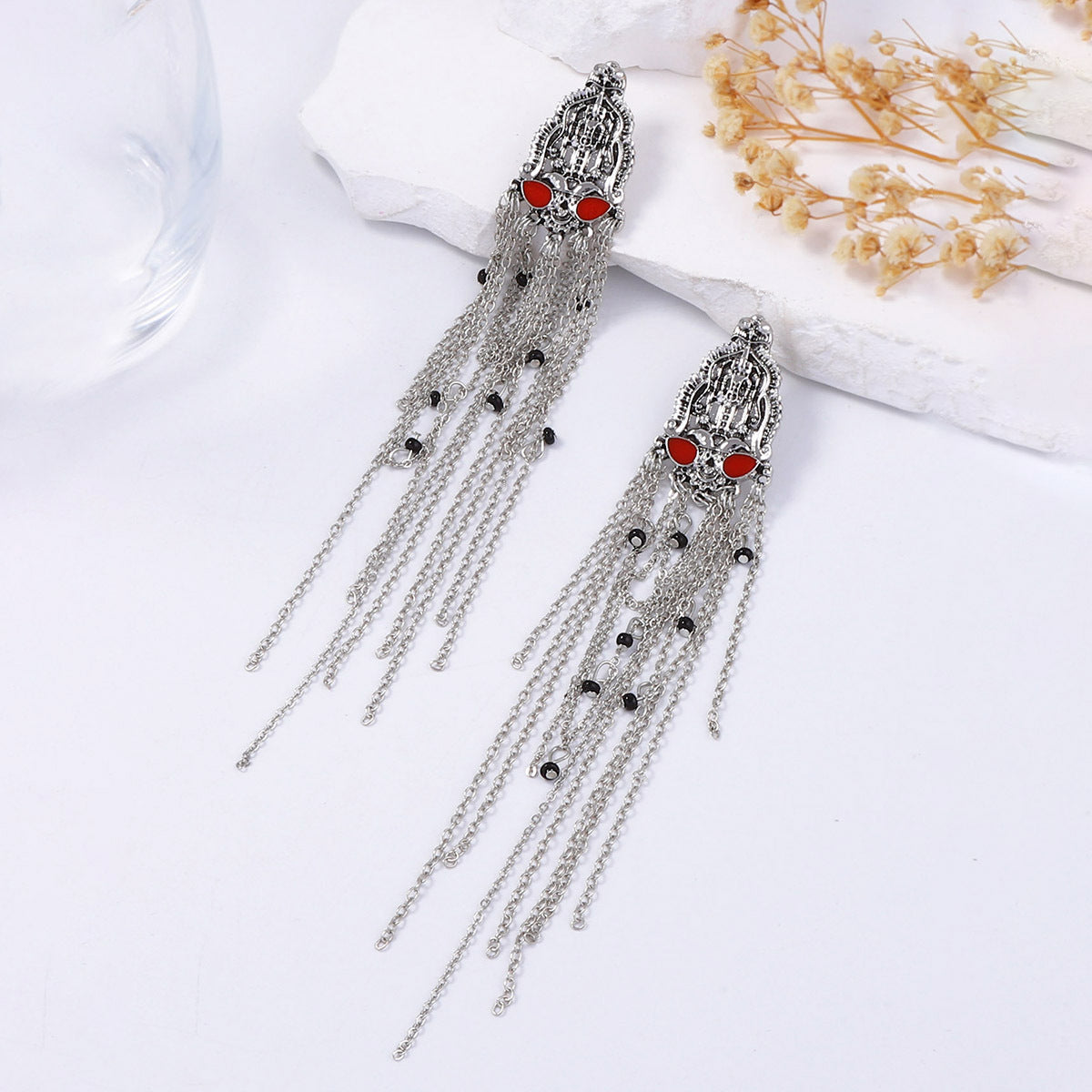 Klassinen Korvarengas ajattomalla viehätyksellä