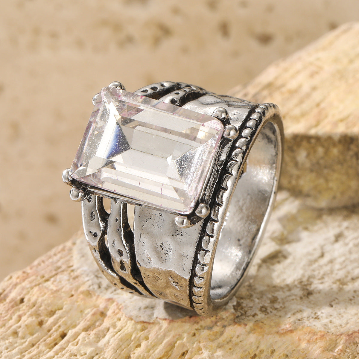 Romanttinen Sormus erityisiin hetkiin