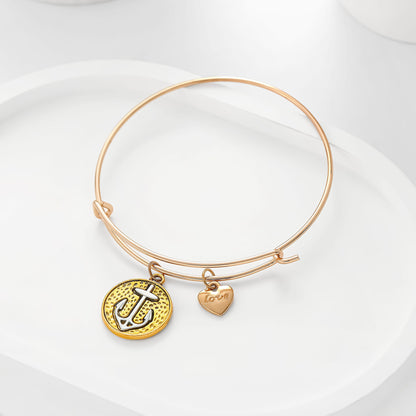 Klassinen Rannekoru ajattomalla viehätyksellä