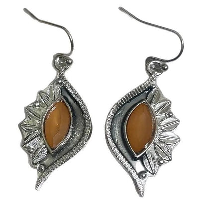 Kaunis Korvarengas ainutlaatuisella tyylillä