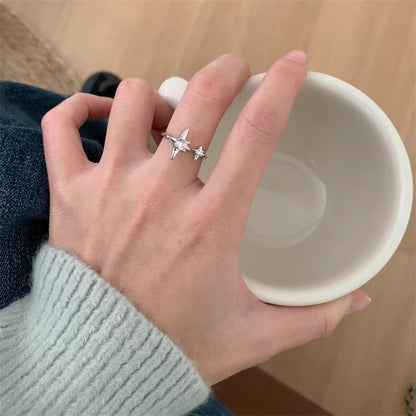 Klassinen Sormus ajattomalla viehätyksellä