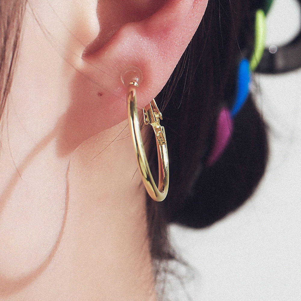 Kaunis Kulta Korusetti ainutlaatuisella tyylillä