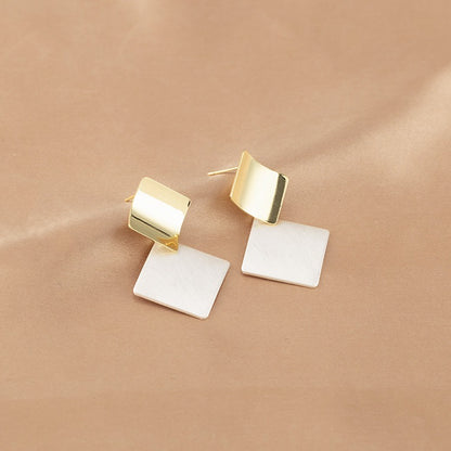 Elegantti Korvarengas jokaiseen tilaisuuteen