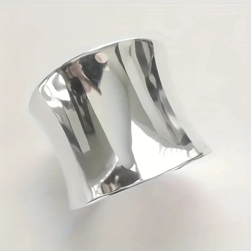 Kaunis Sormus ainutlaatuisella tyylillä