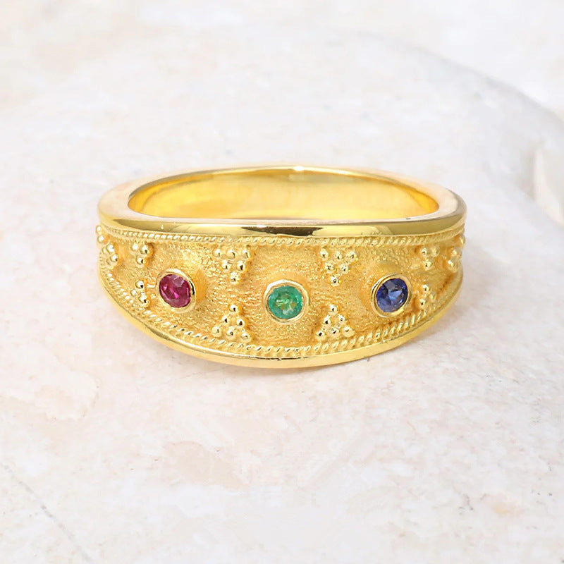 Elegantti Sormus jokaiseen tilaisuuteen