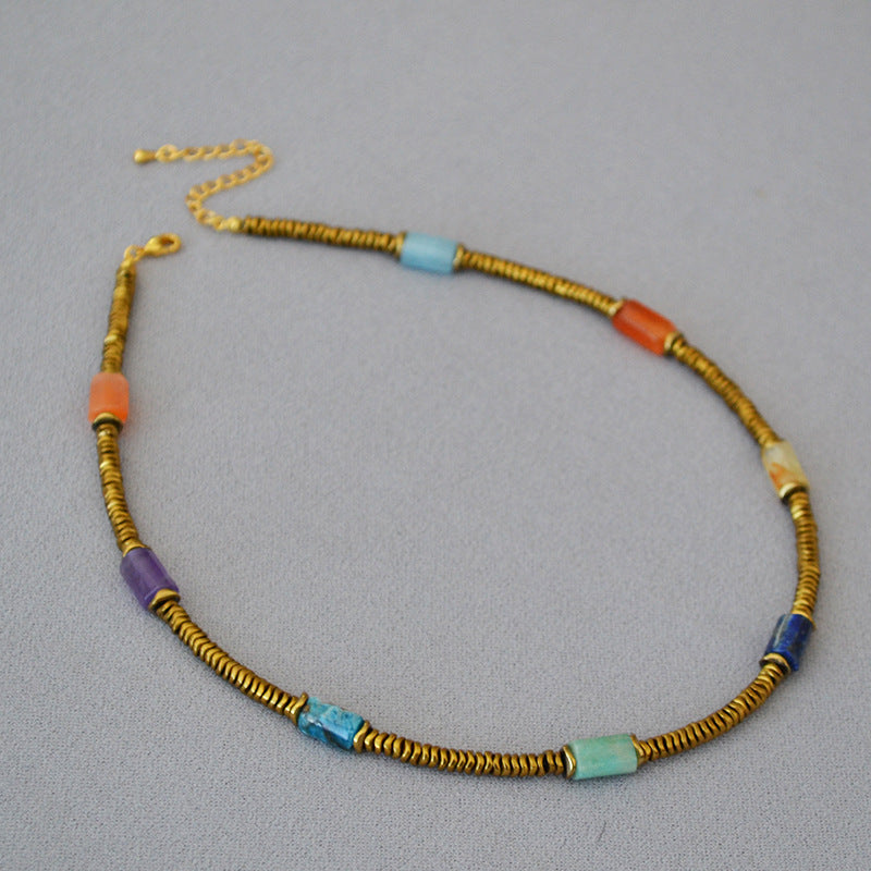 Klassinen Kaulakoru ajattomalla viehätyksellä