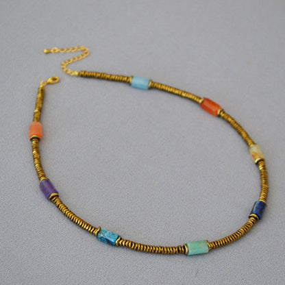 Klassinen Kaulakoru ajattomalla viehätyksellä