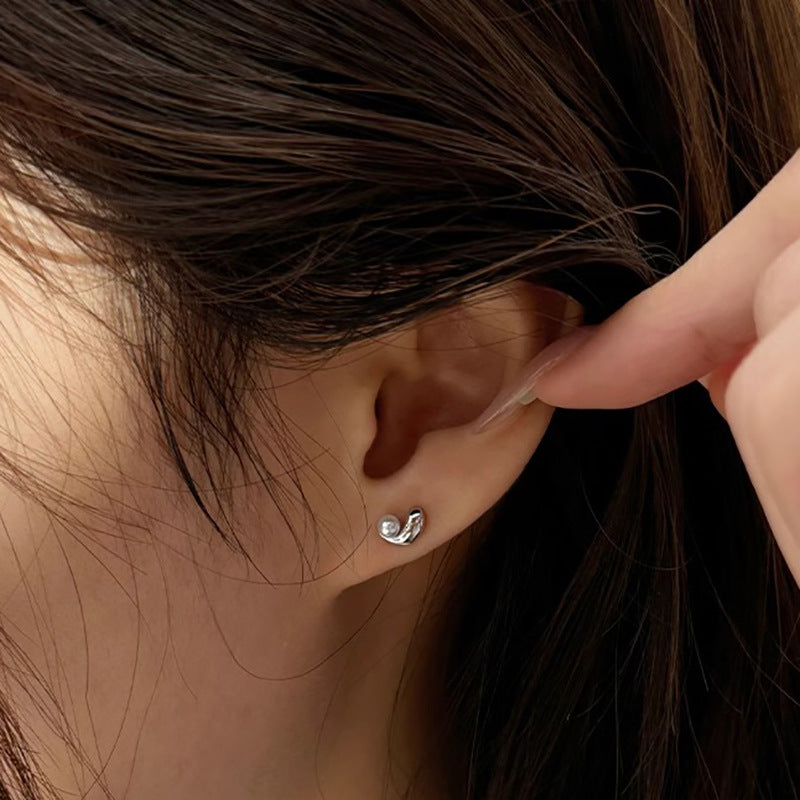 Hurmaava Helmi Korvarengas jokaiseen tilaisuuteen