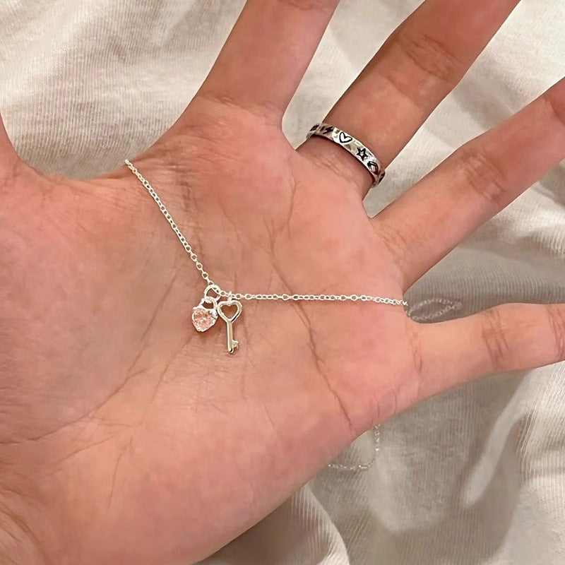 Hurmaava Kaulakoru jokaiseen tilaisuuteen