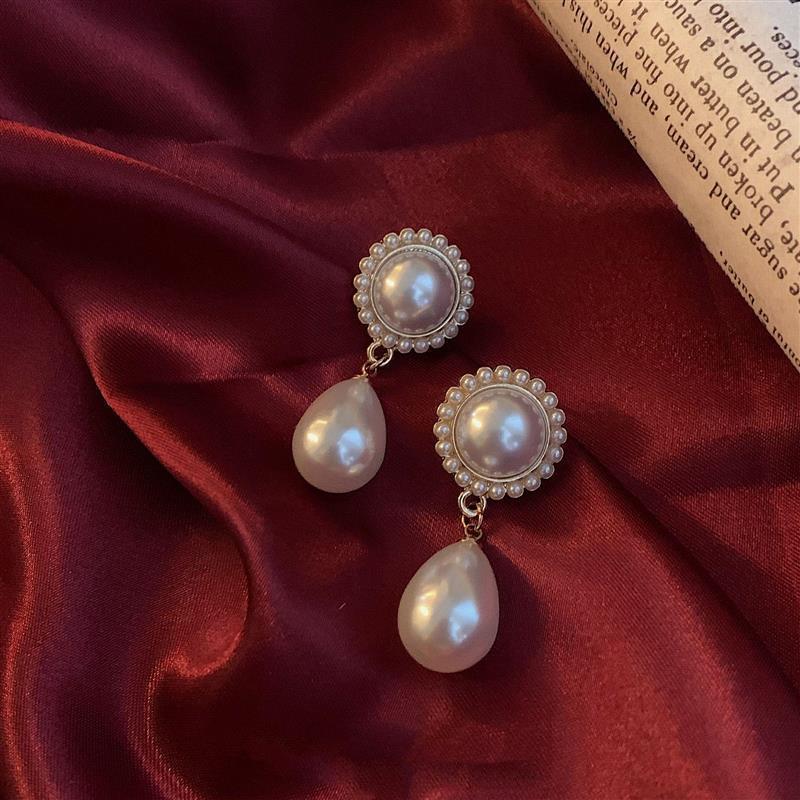 Romanttinen Helmi Korvarengas erityisiin hetkiin