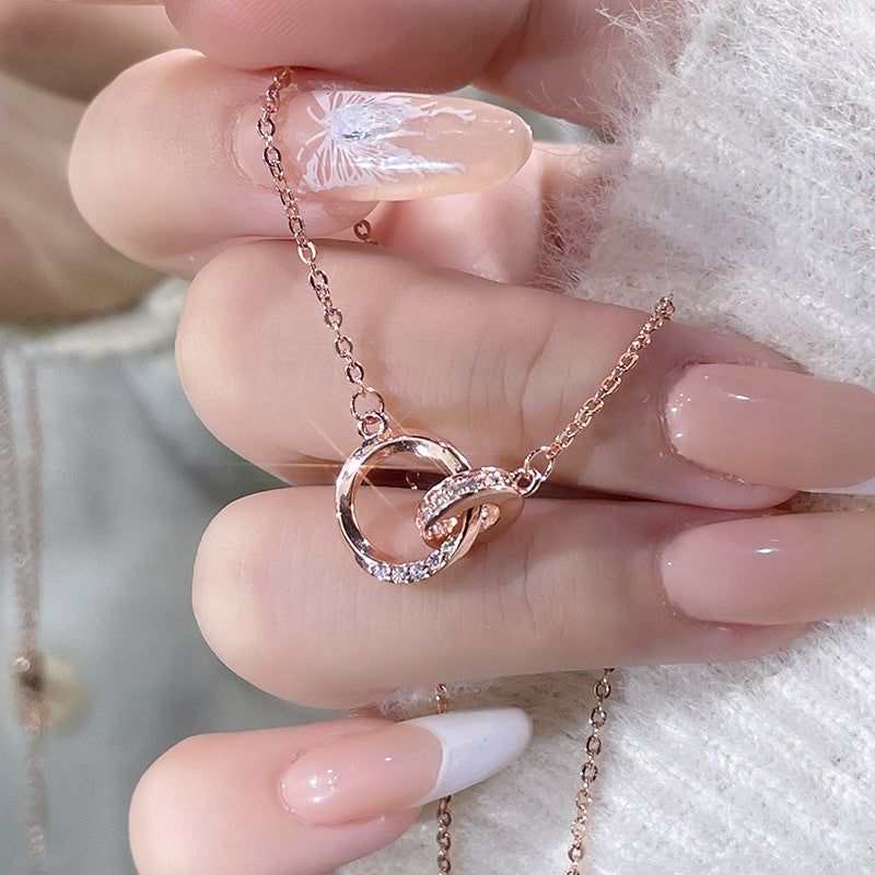 Hurmaava Kaulakoru jokaiseen tilaisuuteen