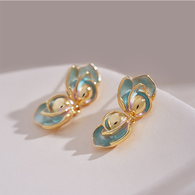 Klassinen Korvarengas ajattomalla viehätyksellä