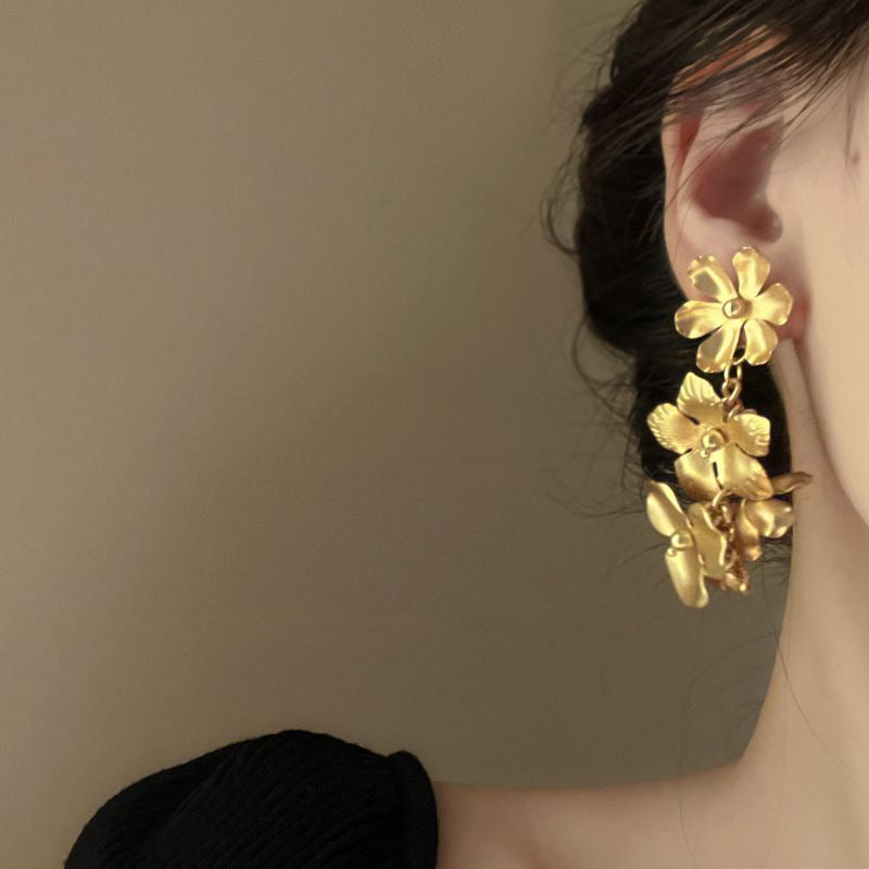 Elegantti Kulta Korvarengas jokaiseen tilaisuuteen