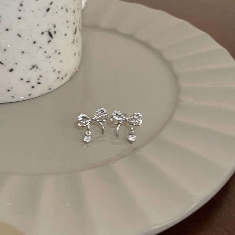 Kaunis Korvarengas ainutlaatuisella tyylillä