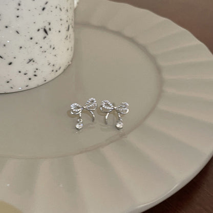 Kaunis Korvarengas ainutlaatuisella tyylillä