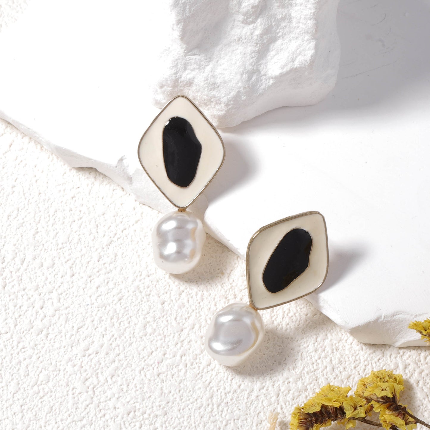 Elegantti Helmi Korvarengas jokaiseen tilaisuuteen