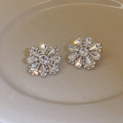 Klassinen Korvarengas ajattomalla viehätyksellä