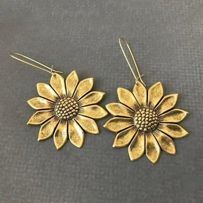 Kaunis Kulta Korvarengas ainutlaatuisella tyylillä