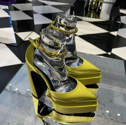 Tyylikkäät Ortopediset Sandaalit Ainutlaatuisella Muotoilulla