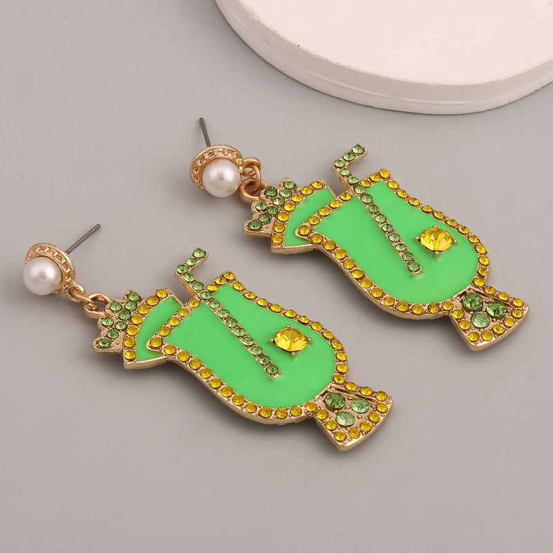 Kaunis Korvarengas ainutlaatuisella tyylillä