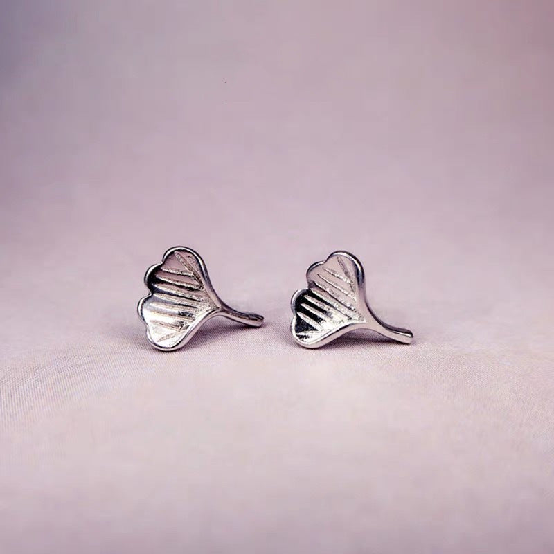 Klassinen Korvarengas ajattomalla viehätyksellä