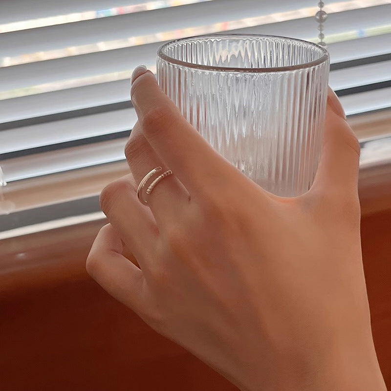 Kaunis Sormus ainutlaatuisella tyylillä