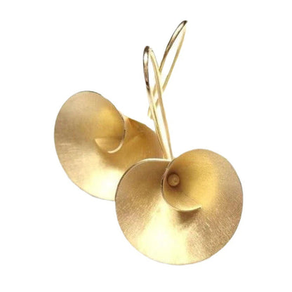 Klassinen Sormus ajattomalla viehätyksellä