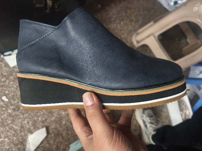 Tyylikkäät Ortopediset Saappaat Ainutlaatuisella Muotoilulla