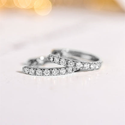 Kaunis Korvarengas ainutlaatuisella tyylillä