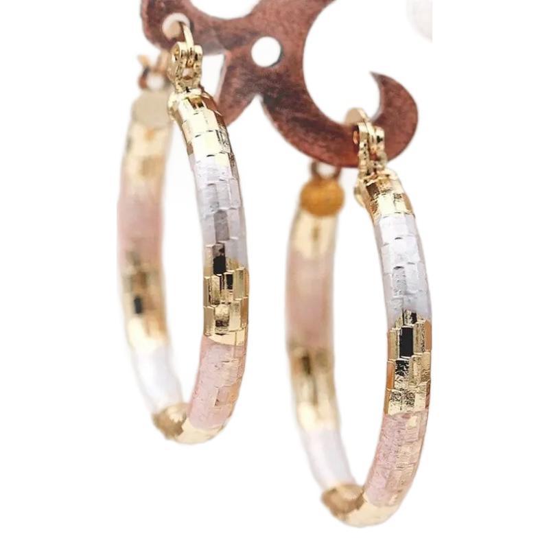 Hurmaava Sormus jokaiseen tilaisuuteen