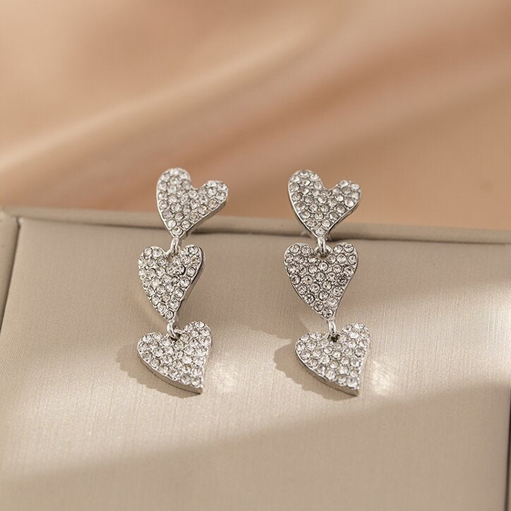 Kaunis Korvarengas ainutlaatuisella tyylillä