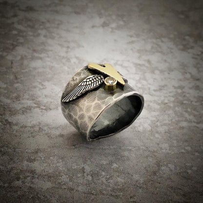 Romanttinen Sormus erityisiin hetkiin