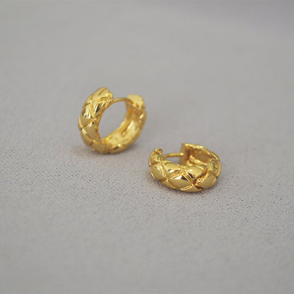 Hurmaava Kulta Korvarengas jokaiseen tilaisuuteen