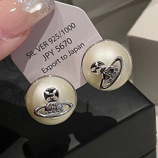 Romanttinen Helmi Korvarengas erityisiin hetkiin