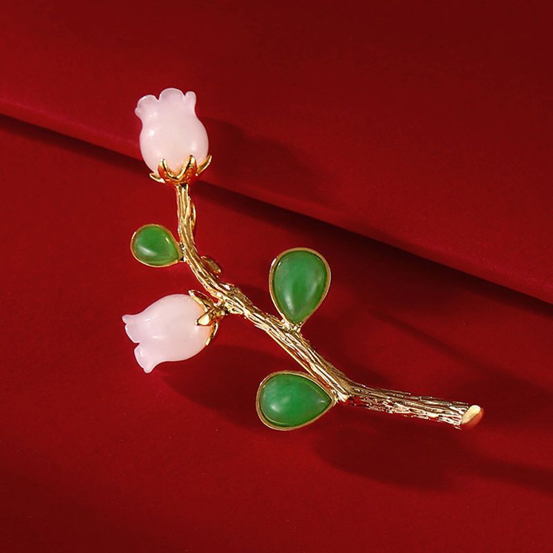 Klassinen Hopea Koru ajattomalla viehätyksellä