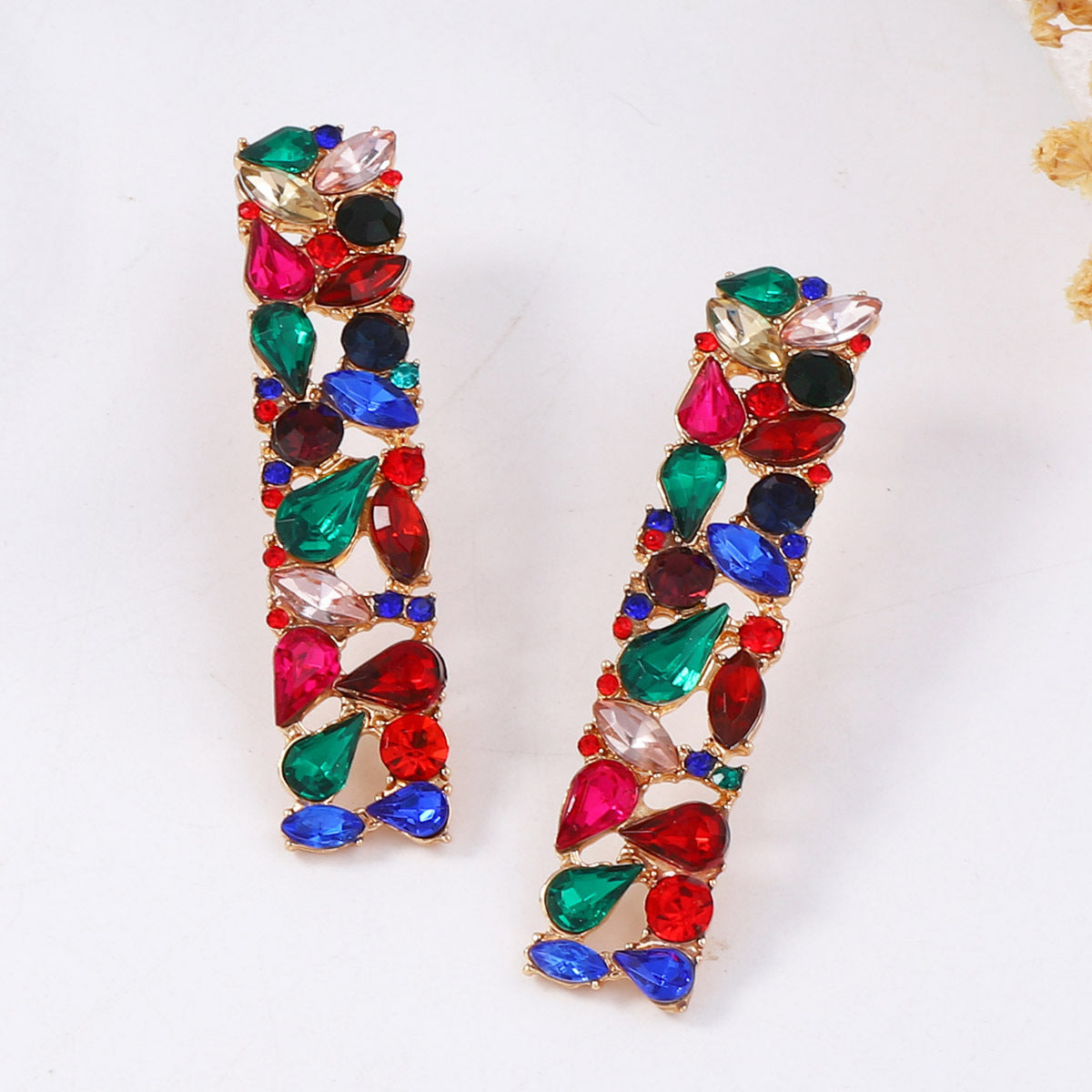 Hurmaava Korvarengas jokaiseen tilaisuuteen