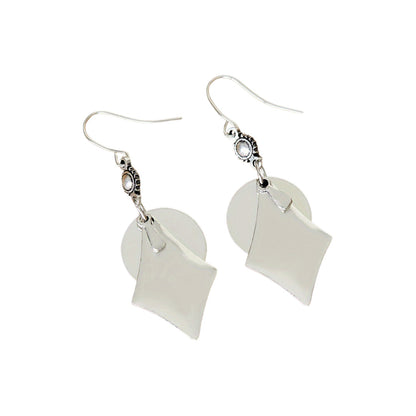 Kaunis Korvarengas ainutlaatuisella tyylillä