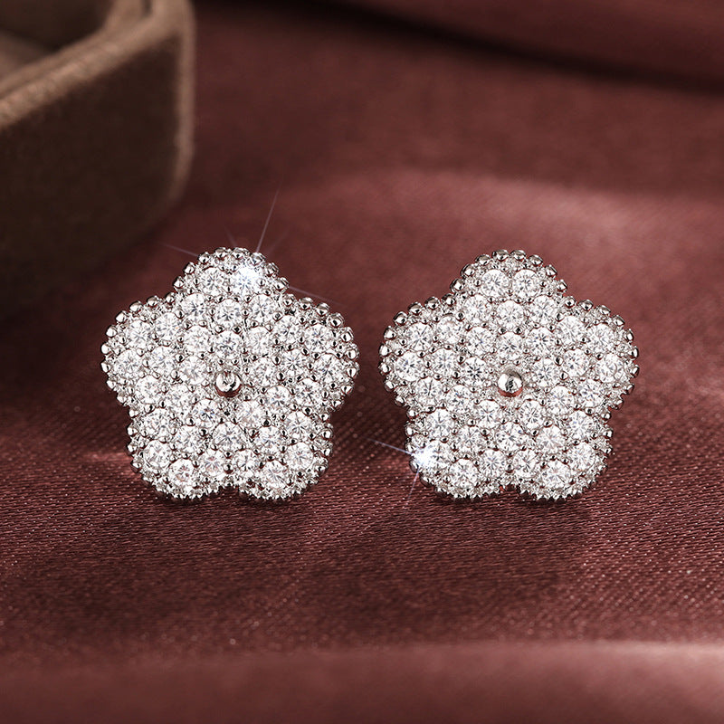 Elegantti Koru jokaiseen tilaisuuteen