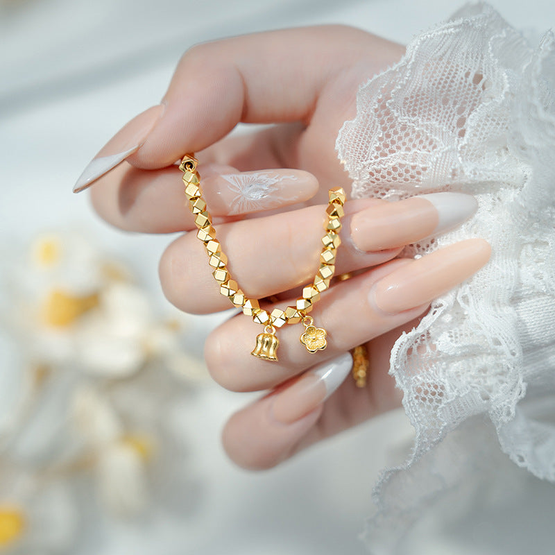 Klassinen Kulta Rannekoru ajattomalla viehätyksellä