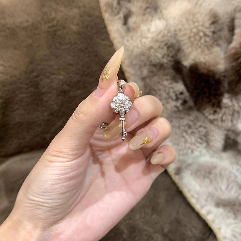 Kaunis Kaulakoru ainutlaatuisella tyylillä