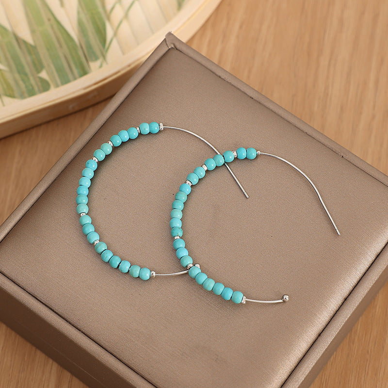 Klassinen Sormus ajattomalla viehätyksellä