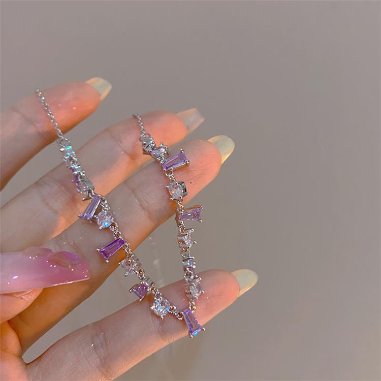 Kaunis Kaulakoru ainutlaatuisella tyylillä