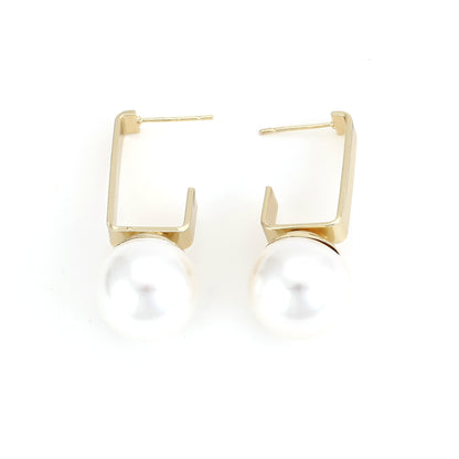 Hurmaava Helmi Korvarengas jokaiseen tilaisuuteen